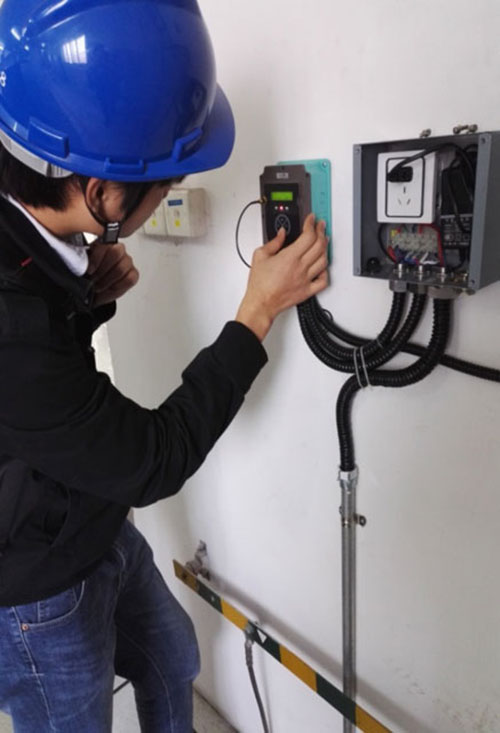 氟氣檢測儀安裝現場